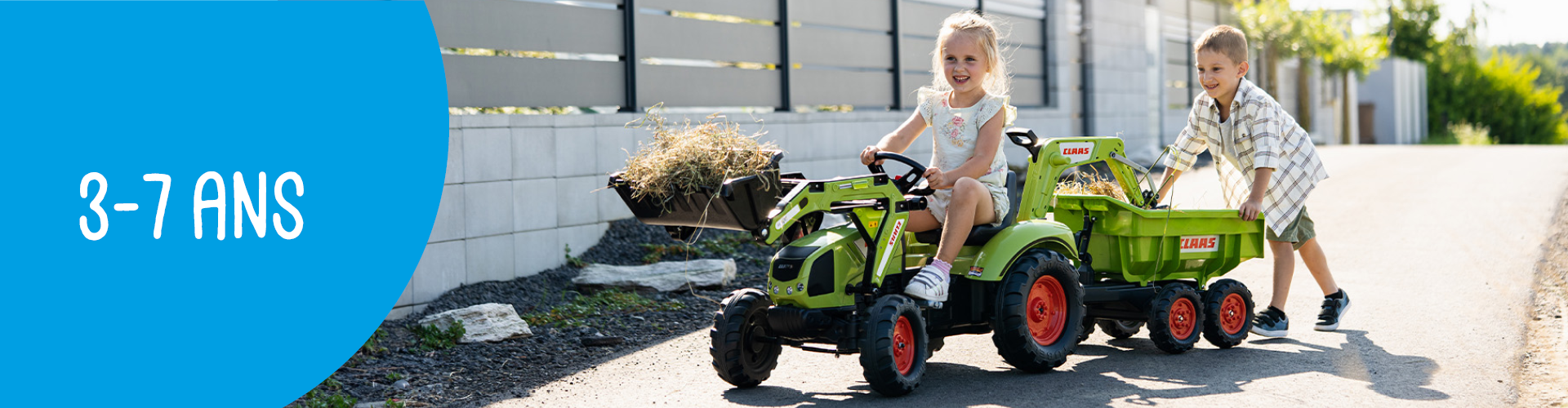 Enfants avec Tractopelle Claas avec remorque Basculante