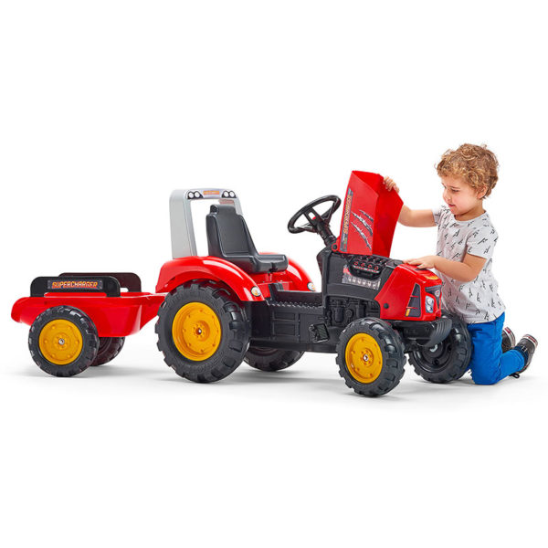 Spielendes Kind mit Traktor mit Pedalen Supercharger Falk Toys 2020AB