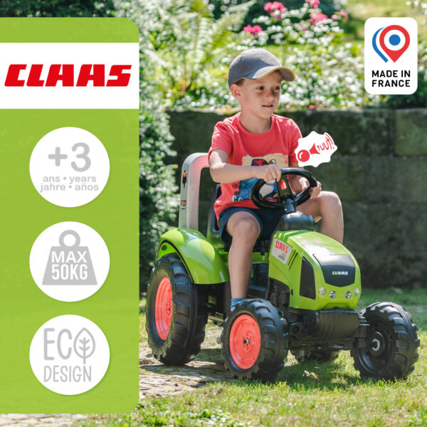 Enfant sur Tracteur à pédales Claas