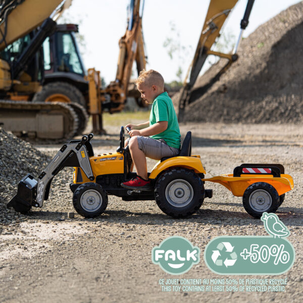 Enfant sur tracteur Super Builder