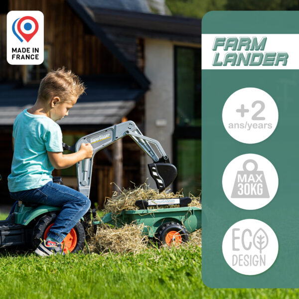 Enfant sur Tractopelle Farm Lander