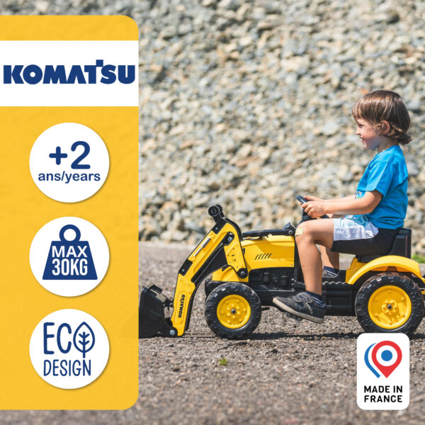 Enfant sur tractopelle Komatsu