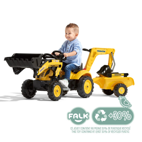 Enfant sur Tractopelle Komatsu
