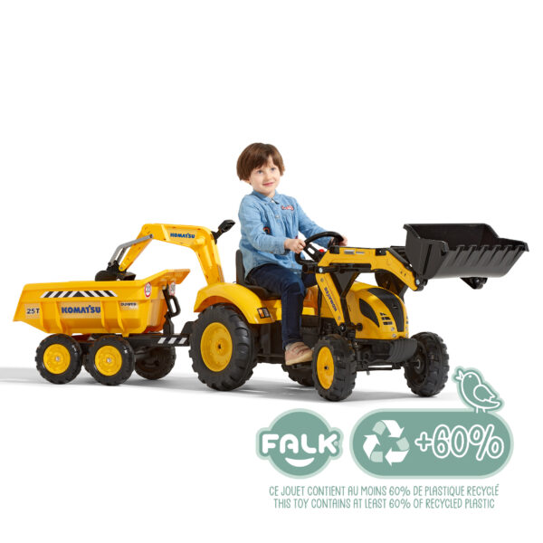 Enfant sur Maxi tractopelle Komatsu