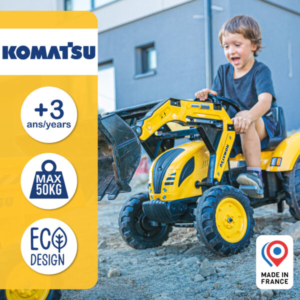 Enfant sur Maxi tractopelle Komatsu
