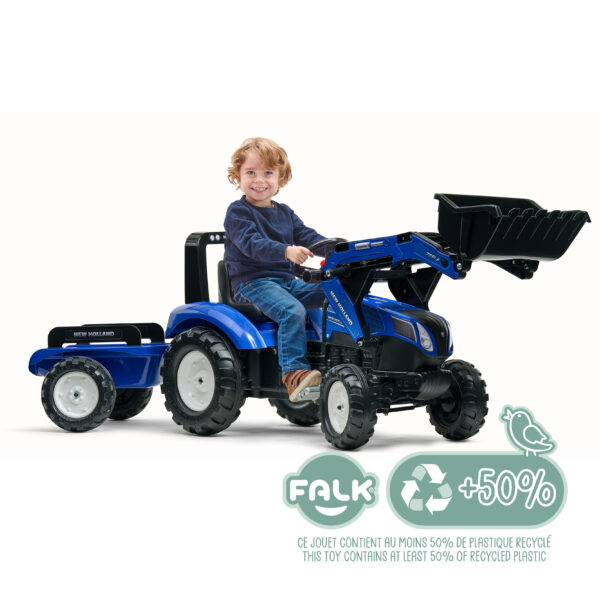 Enfant sur Tractopelle New Holland