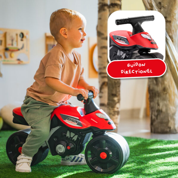 Enfant sur moto draisienne Falk