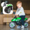 Enfant sur moto draisienne Bud Racing