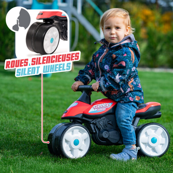 Enfant sur Draisienne moto Street Champion