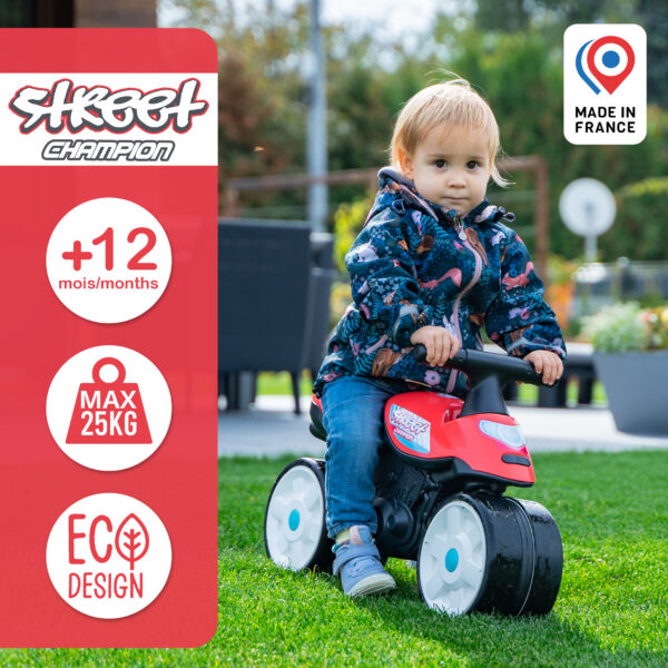 Enfant sur Draisienne moto Street Champion