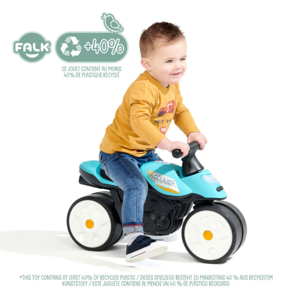 Enfant sur Draisienne moto Street Champion