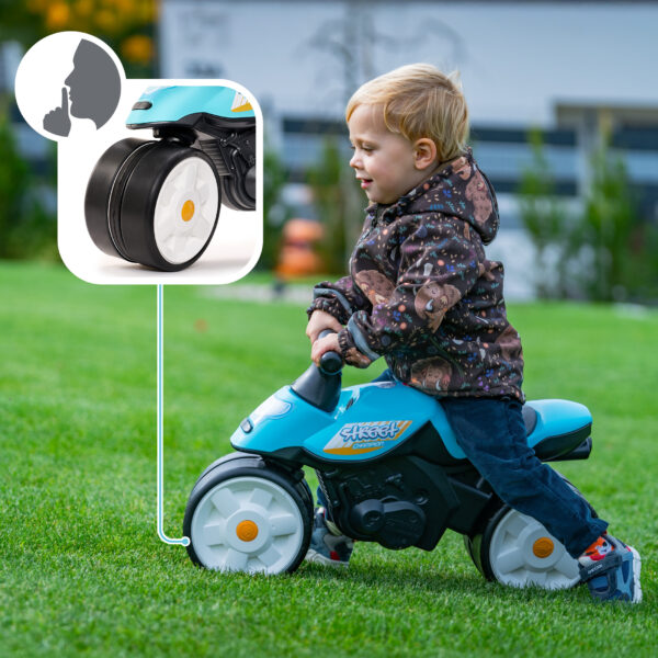 Enfant sur Draisienne moto Street Champion