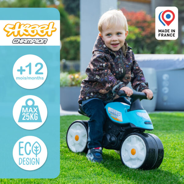 Enfant sur Draisienne moto Street Champion