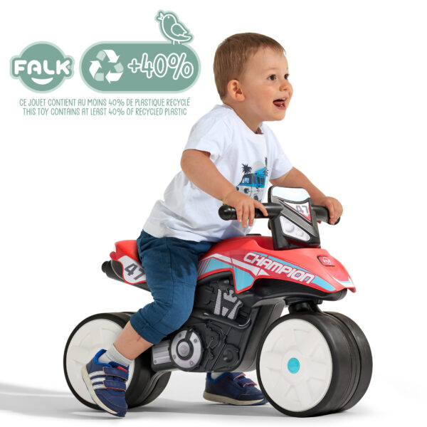 Enfant sur draisienne moto Champion