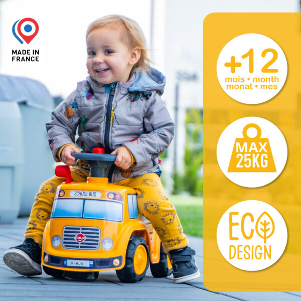 Enfant sur Porteur School Bus