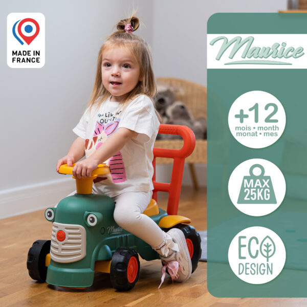 Enfant sur porteur tracteur Maurice