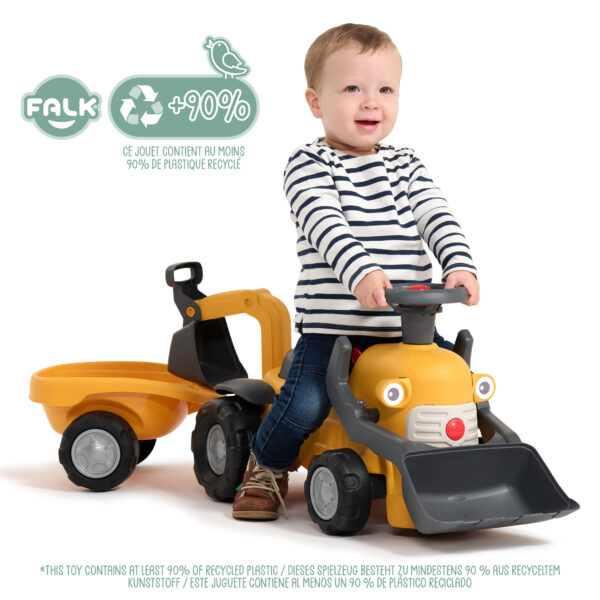 Enfant sur porteur tracteur Marcel