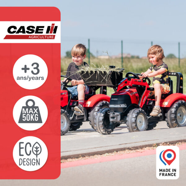 Enfants sur tractopelle Case IH