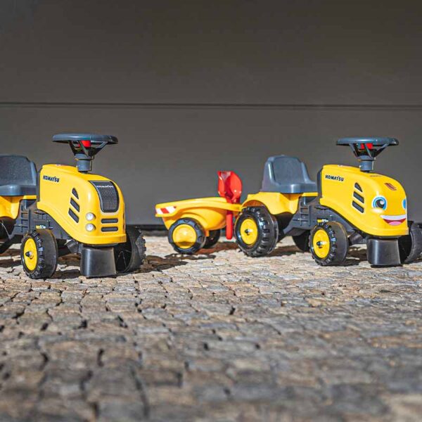 Baby Komatsu ride-on tractor with trailer, rake & shovel - Image 4