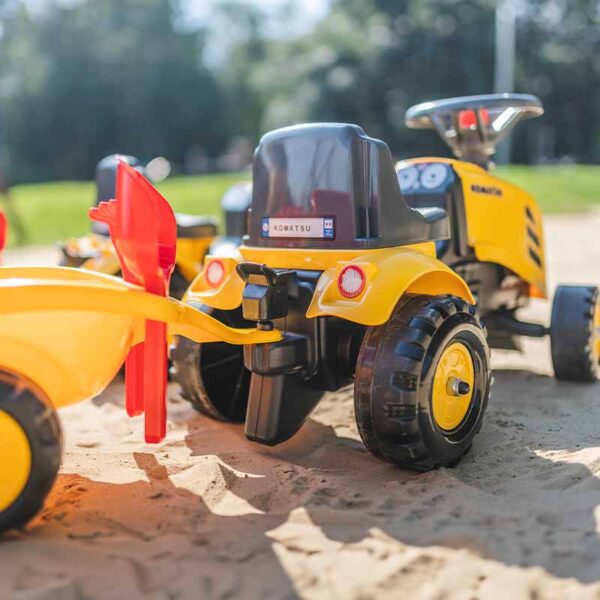 Baby Komatsu ride-on tractor with trailer, rake & shovel - Image 5