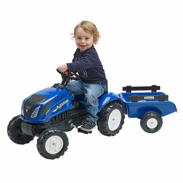 Enfant jouant avec Tracteur à  pédales New Holland 3080AB