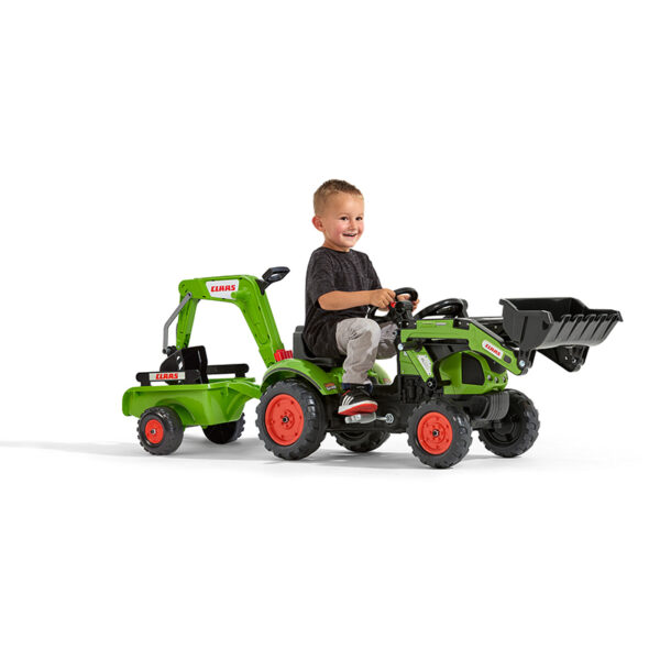 Enfant jouant avec Tractopelle à pédales Claas Falk Toys 2040N