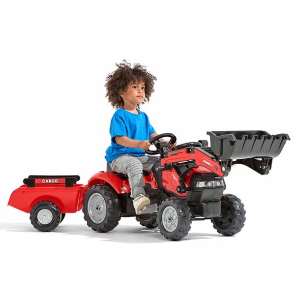 Enfant jouant avec Tractopelle Case IH 961AM