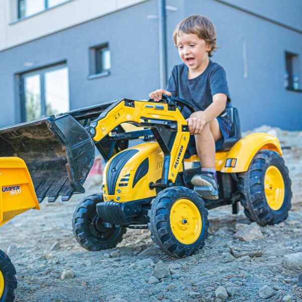 Enfant sur Tractopelle à pédales Komatsu avec excavatrice arrière et remorque basculante