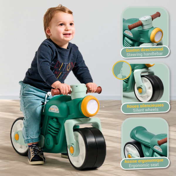 Enfant sur moto