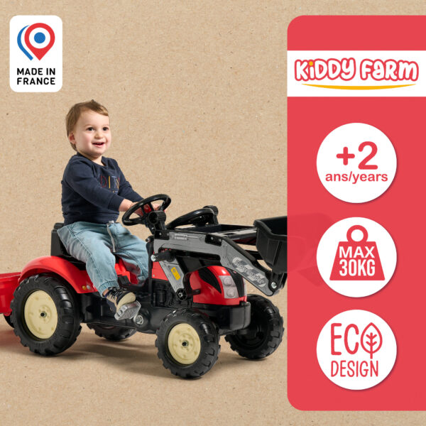 Enfant sur tractopelle à pédales Kiddy Farm
