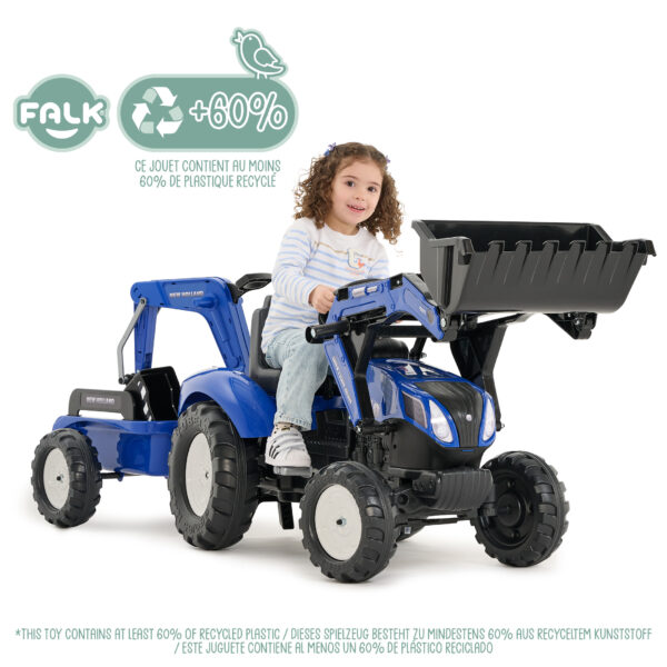 Enfant sur tractopelle New Holland