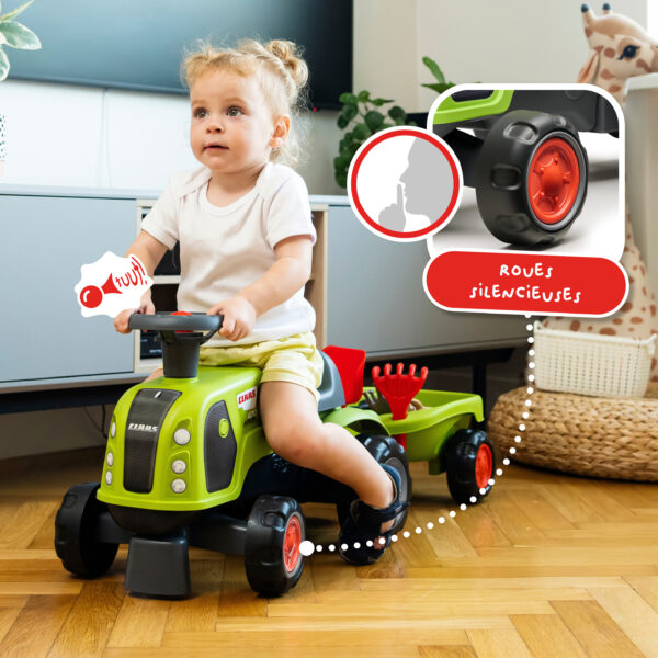 Fille sur porteur tracteur Claas