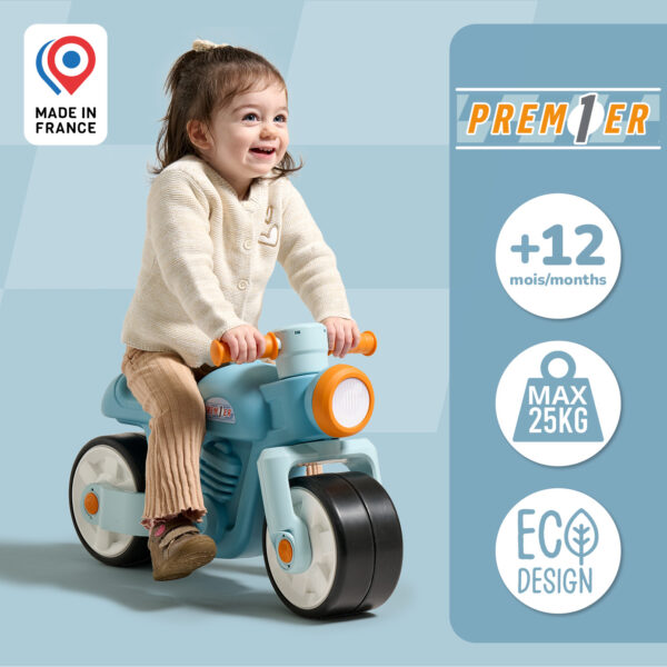 Enfant sur draisienne moto