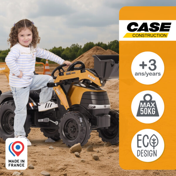 Enfant avec tractopelle Case CE