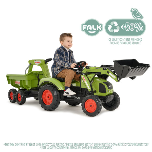 Enfant sur Maxi Tractopelle Claas