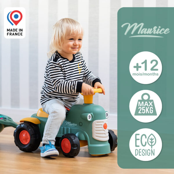 Enfant sur porteur tracteur Maurice